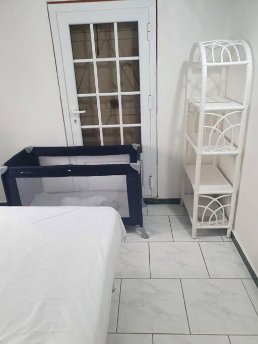 Le Sable Bleu - Evasion Tropicale A Sainte-Anne - Plage 5Min - Piscine - Parking - Logement Climatise - Vue Sur Les Palmiers - Parfait Pour Sejours En Famille Ou Entre Amis Exterior foto