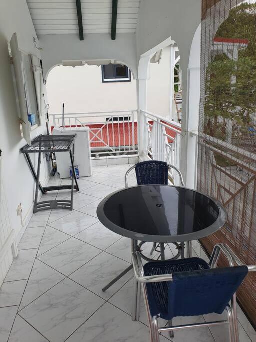 Le Sable Bleu - Evasion Tropicale A Sainte-Anne - Plage 5Min - Piscine - Parking - Logement Climatise - Vue Sur Les Palmiers - Parfait Pour Sejours En Famille Ou Entre Amis Exterior foto