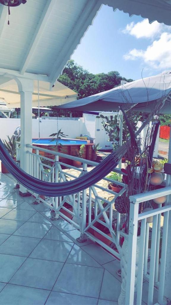 Le Sable Bleu - Evasion Tropicale A Sainte-Anne - Plage 5Min - Piscine - Parking - Logement Climatise - Vue Sur Les Palmiers - Parfait Pour Sejours En Famille Ou Entre Amis Exterior foto