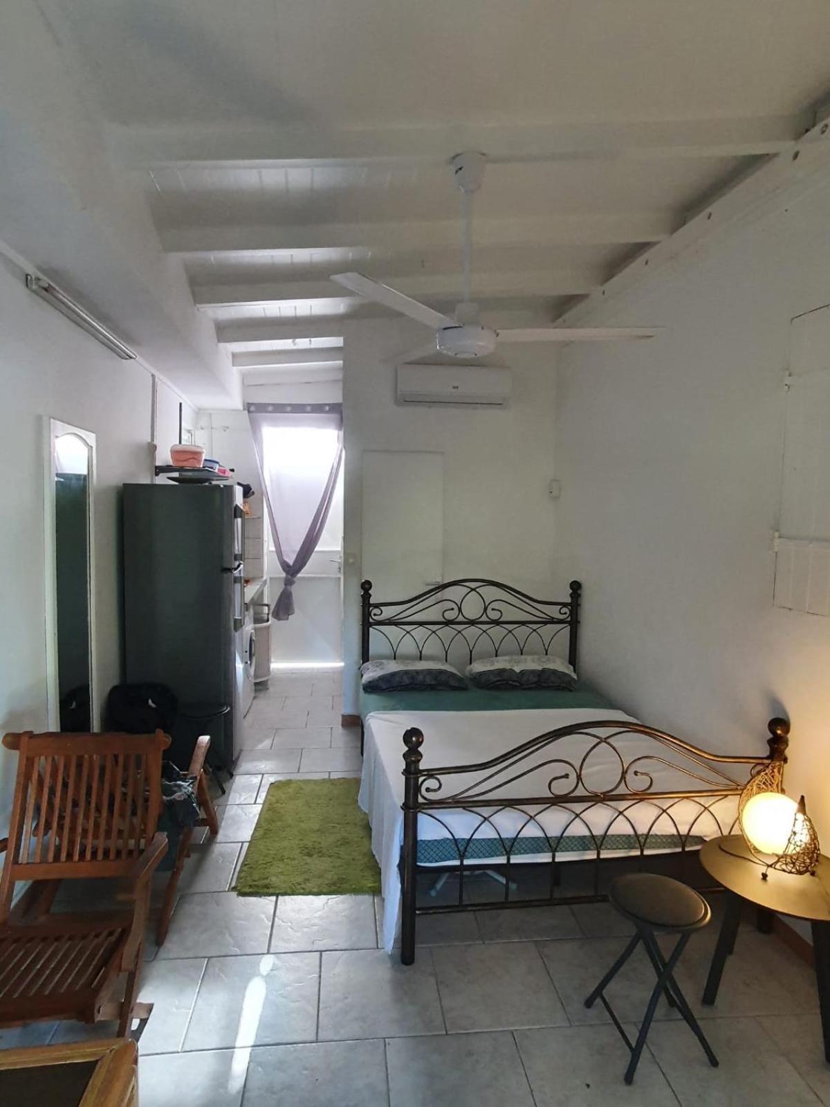 Le Sable Bleu - Evasion Tropicale A Sainte-Anne - Plage 5Min - Piscine - Parking - Logement Climatise - Vue Sur Les Palmiers - Parfait Pour Sejours En Famille Ou Entre Amis Exterior foto
