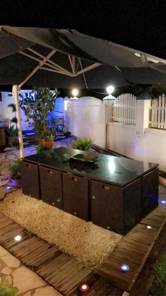 Le Sable Bleu - Evasion Tropicale A Sainte-Anne - Plage 5Min - Piscine - Parking - Logement Climatise - Vue Sur Les Palmiers - Parfait Pour Sejours En Famille Ou Entre Amis Exterior foto